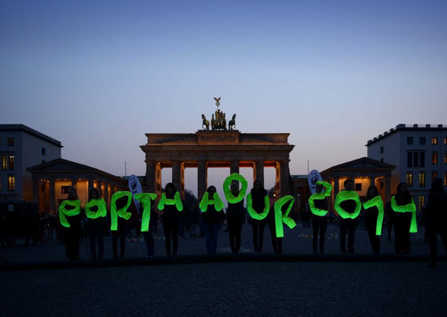 Typographic Performance:         Earth Hour, WWF Berlin